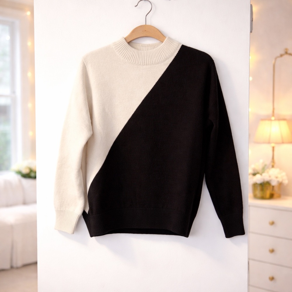 ✨KnotSisters Mock Neck Diagonal Color Block Sweater Size M